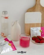 ⁦كورس الكولاجين البقري بنكهة الفراولة - لمدة ٣ اشهر Day2Day⁩ - الصورة ⁦3⁩